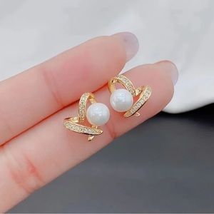 New women’s Love Heart Faux Pearl  Stud Earrings